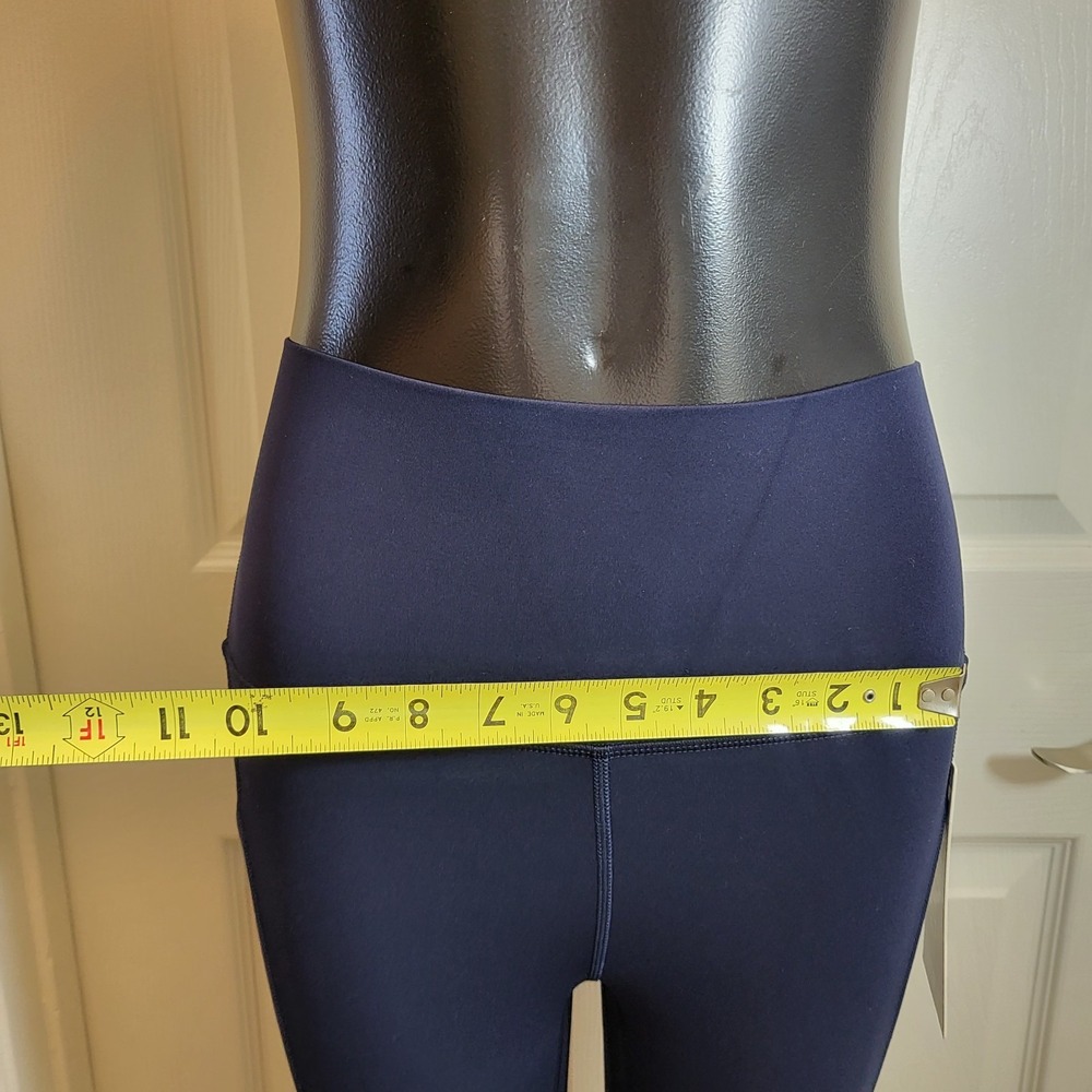 Lululemon Align High Rise Crop 23" With Pockets Navy Blue Size 4 MSRP $128.00 - Picture 8 of 9